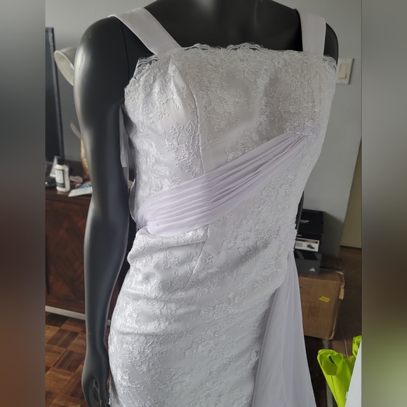 Wedding Dress Size Small Or Xtra small - Picture 2 of 11